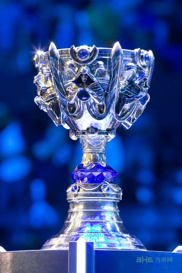 英雄联盟S4赛季奖杯
