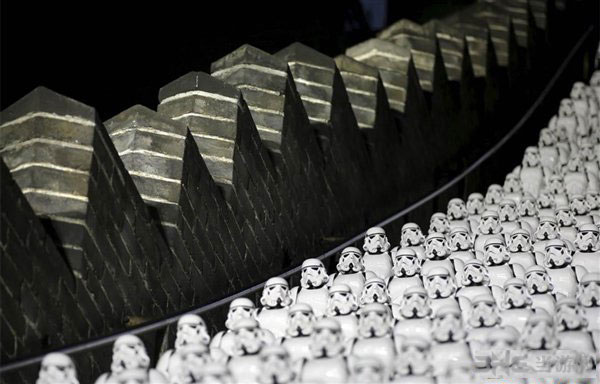 星球大战原力觉醒票房刷新世界第二纪录11