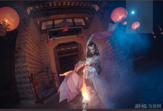 剑网三秦风七秀COS图3