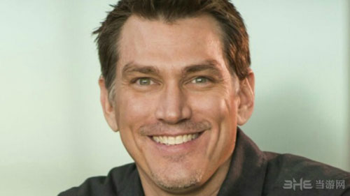 古墓丽影系列游戏总监配图1