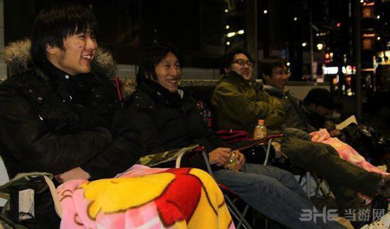 ps4日本首发玩家排队等候2