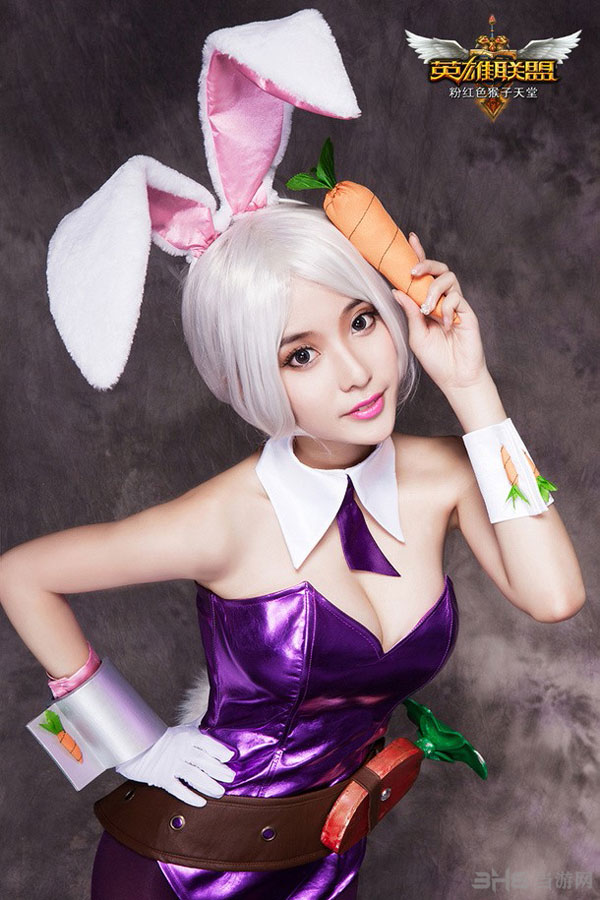 英雄联盟兔女郎锐雯COS4