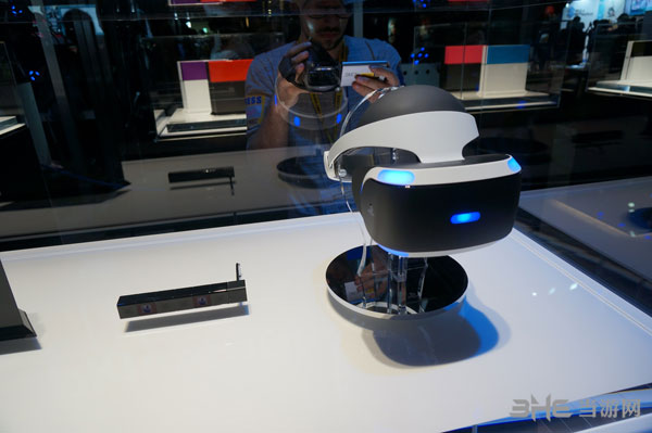 索尼PSVR实物图片3