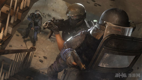 彩虹六号：围攻截图2