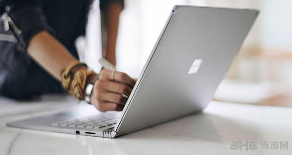 微软Surface Book