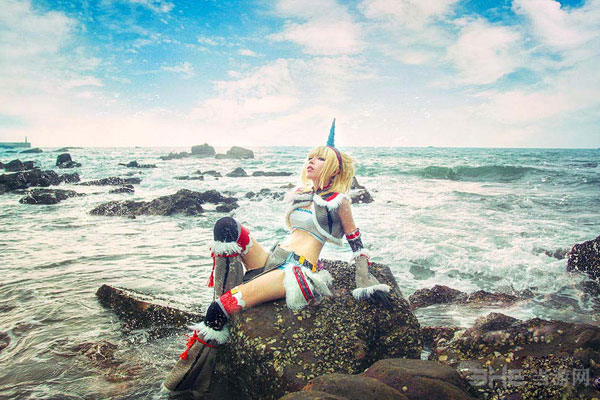 怪物猎人4女剑士cos3