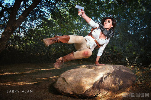 神秘海域4女版德雷克COS图4