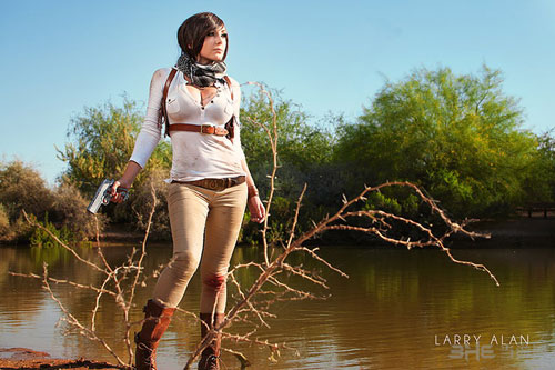 神秘海域4女版德雷克COS图1