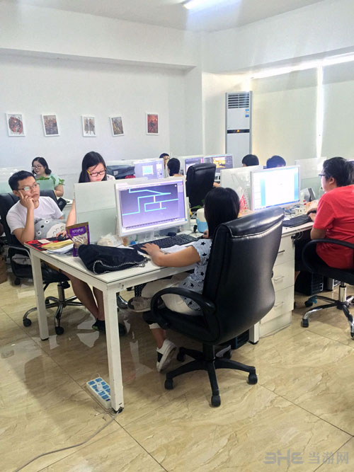 关卡设计师正在设计地图