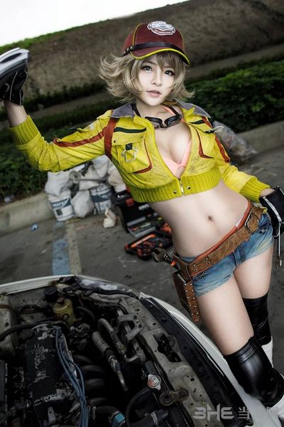 最终幻想15修车妹Cosplay图片1