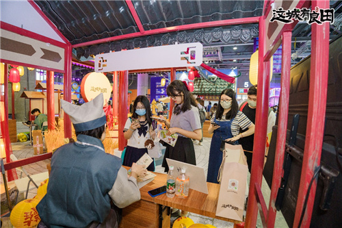 圆满收官!一起回顾益世界《这城有良田》广州萤火虫漫展盛况